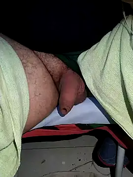 Snapshot of Leocesar37 chatting on 06/15/26, 01:30 Leocesar37 online show from 06/15/26, 01:30