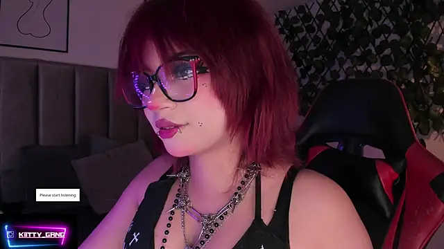 Snapshot of Kitty_Gang chatting on 09/25/25, 02:37 Kitty Gang online show from 09/25/25, 02:37