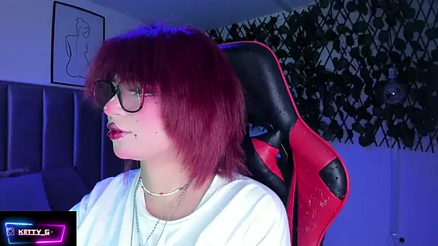 Snapshot of Kitty_Gang chatting on 10/02/25, 02:29 Kitty Gang online show from 10/02/25, 02:29