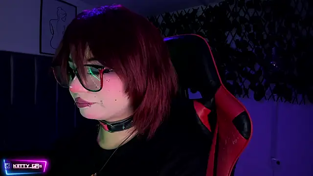 Snapshot of Kitty_Gang chatting on 10/18/25, 02:03 Kitty Gang online show from 10/18/25, 02:03