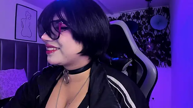 Snapshot of Kitty_Gang chatting on 03/28/26, 02:22 Kitty Gang online show from 03/28/26, 02:22