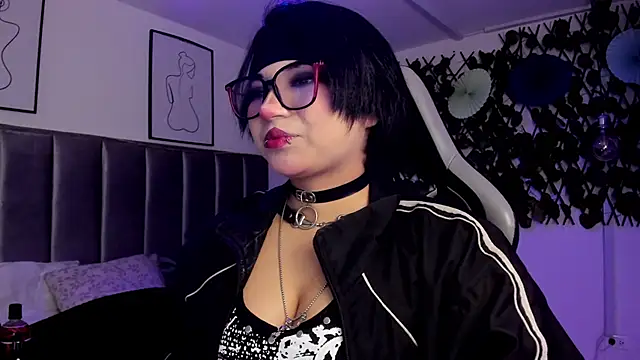 Snapshot of Kitty_Gang chatting on 04/22/26, 12:35 Kitty Gang online show from 04/22/26, 12:35