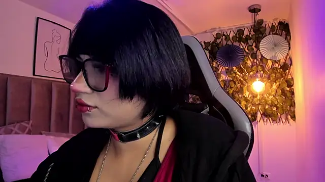 Snapshot of Kitty_Gang chatting on 04/28/26, 01:48 Kitty Gang online show from 04/28/26, 01:48