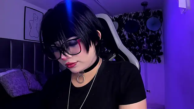 Snapshot of Kitty_Gang chatting on 05/01/26, 01:21 Kitty Gang online show from 05/01/26, 01:21