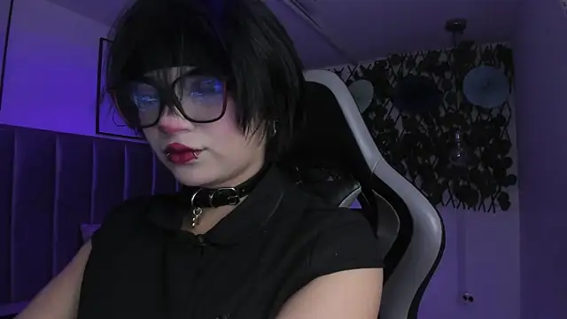 Snapshot of Kitty_Gang chatting on 05/13/26, 01:25 Kitty Gang online show from 05/13/26, 01:25