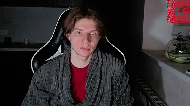 Snapshot of spaisenok chatting on 12/15/25, 12:15 spaisenok online show from 12/15/25, 12:15