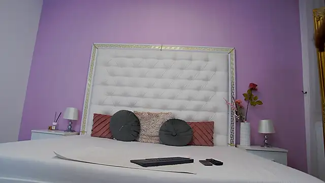 Lenna Paul online show from 11/06/25, 05:08