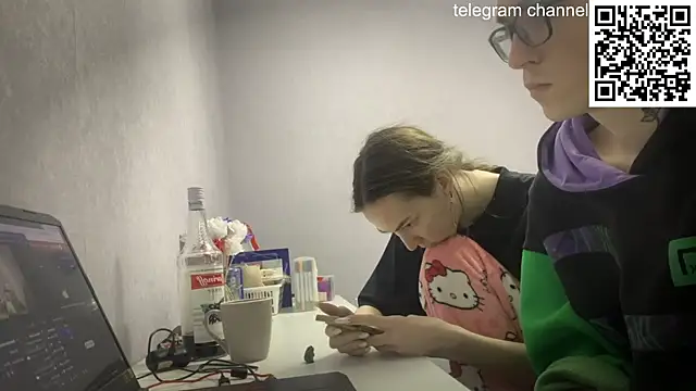 Alex17am online show from 12/14/25, 01:38