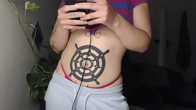 kinkyspirali online show from 10/24/25, 07:54