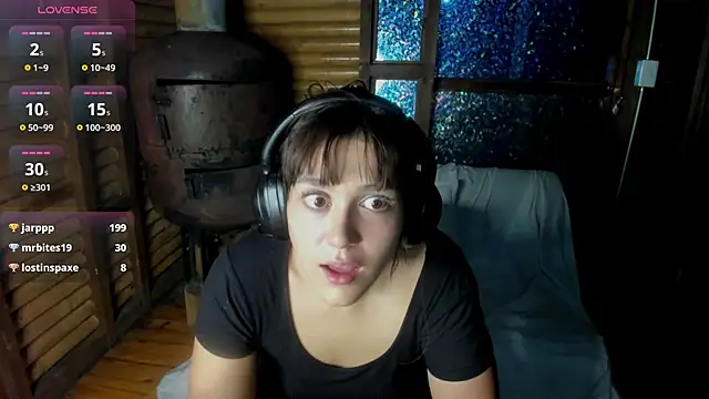 Snapshot of soysara15 chatting on 03/13/25, 01:43 soysara15 online show from 03/13/25, 01:43