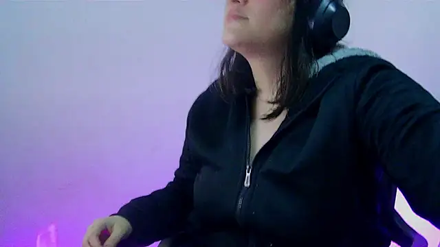 soysara15 online show from 06/15/26, 01:52
