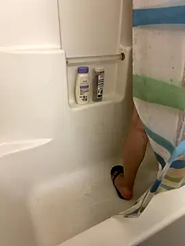 Snapshot of Mingtian4117 chatting on 11/18/25, 05:23 Mingtian4117 online show from 11/18/25, 05:23