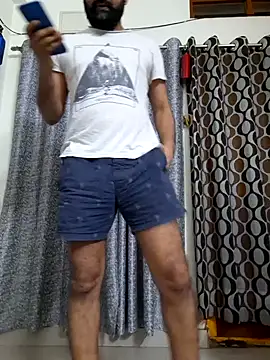 Snapshot of Fun_Guuy chatting on 12/29/24, 01:49 Fun Guuy online show from 12/29/24, 01:49