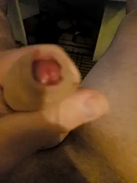 Snapshot of anderssonskuk chatting on 10/13/25, 09:59 anderssonskuk online show from 10/13/25, 09:59