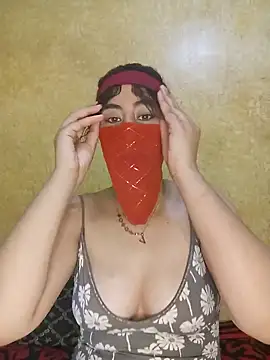 Snapshot of Lalou chatting on 12/07/24, 11:40 Lalou online show from 12/07/24, 11:40