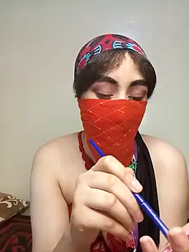 Snapshot of Lalou chatting on 12/21/24, 04:57 Lalou online show from 12/21/24, 04:57