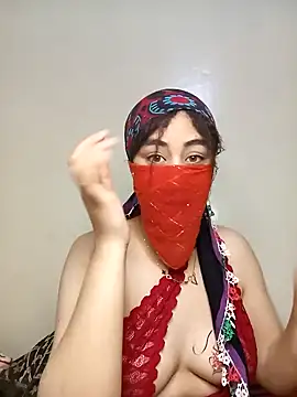 Snapshot of Lalou chatting on 12/22/24, 10:17 Lalou online show from 12/22/24, 10:17