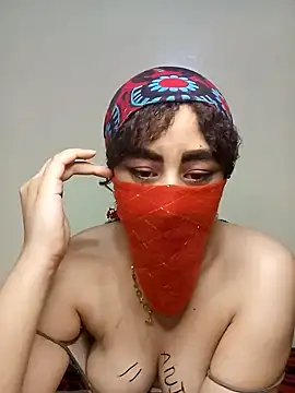 Snapshot of Lalou chatting on 12/22/24, 01:22 Lalou online show from 12/22/24, 01:22