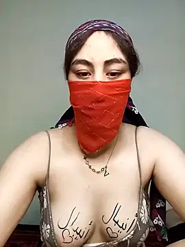 Snapshot of Lalou chatting on 12/23/24, 09:16 Lalou online show from 12/23/24, 09:16