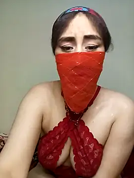 Snapshot of Lalou chatting on 12/24/24, 07:00 Lalou online show from 12/24/24, 07:00