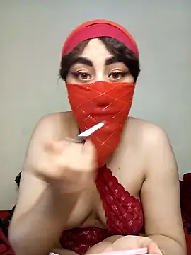 Snapshot of Lalou chatting on 12/26/24, 02:27 Lalou online show from 12/26/24, 02:27