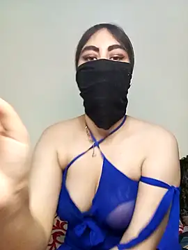 Snapshot of Lalou chatting on 12/31/24, 01:30 Lalou online show from 12/31/24, 01:30