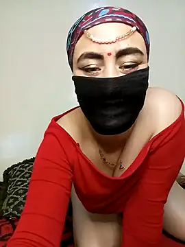 Snapshot of Lalou chatting on 01/12/25, 07:42 Lalou online show from 01/12/25, 07:42