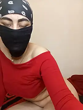 Snapshot of Lalou chatting on 02/02/25, 10:02 Lalou online show from 02/02/25, 10:02