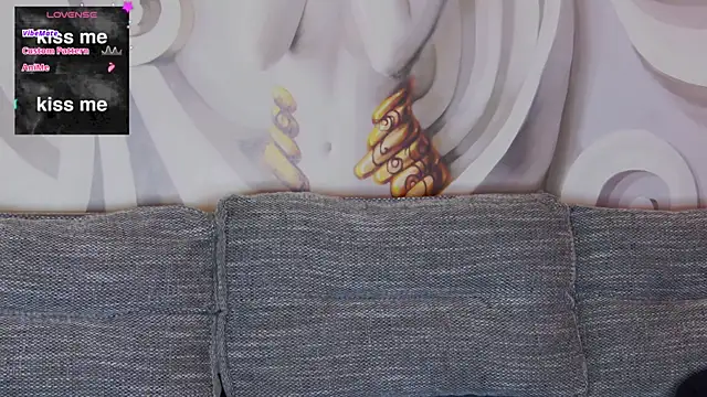 hailey peach online show from 02/21/25, 12:16