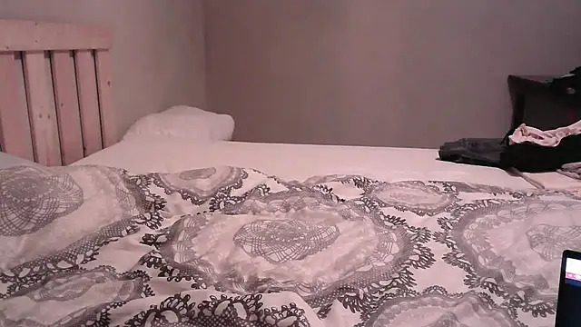 Snapshot of 33__Max chatting on 12/28/24, 08:36 33 Max online show from 12/28/24, 08:36