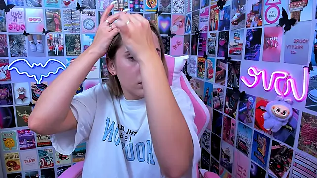 MiaMilas online show from 10/24/25, 05:31