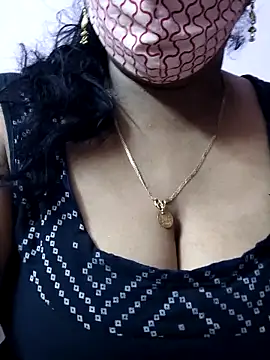 mallu-sumi online show from 05/19/26, 06:58
