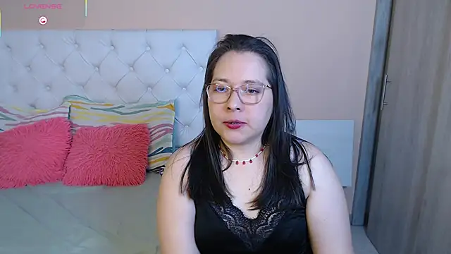 Snapshot of May_Carlier chatting on 11/26/25, 12:00 May Carlier online show from 11/26/25, 12:00