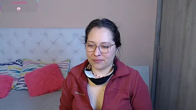 Snapshot of May_Carlier chatting on 11/27/25, 03:30 May Carlier online show from 11/27/25, 03:30