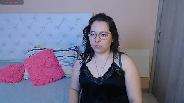 Snapshot of May_Carlier chatting on 01/05/26, 08:23 May Carlier online show from 01/05/26, 08:23