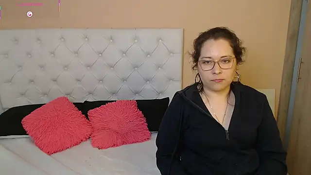 Snapshot of May_Carlier chatting on 01/09/26, 07:04 May Carlier online show from 01/09/26, 07:04