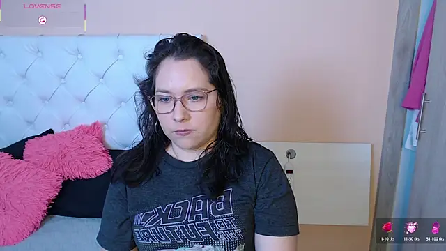 Snapshot of May_Carlier chatting on 01/17/26, 08:01 May Carlier online show from 01/17/26, 08:01