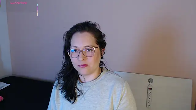 Snapshot of May_Carlier chatting on 02/03/26, 12:42 May Carlier online show from 02/03/26, 12:42