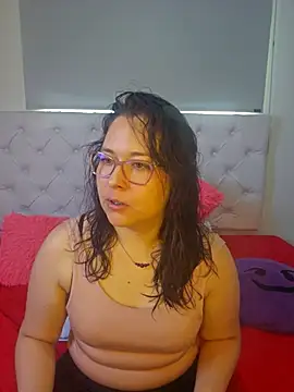 Snapshot of May_Carlier chatting on 02/18/26, 07:21 May Carlier online show from 02/18/26, 07:21