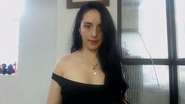 Snapshot of amellie_ros chatting on 10/26/25, 05:30 amellie ros online show from 10/26/25, 05:30