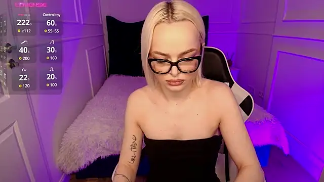 horny blondiee online show from 01/31/25, 08:32