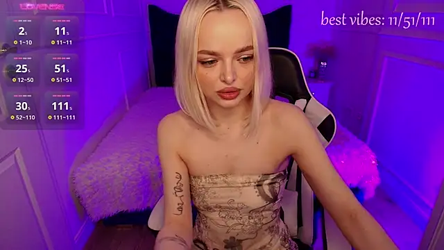 horny blondiee online show from 02/10/25, 08:20