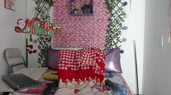Snapshot of MEGANNIXX chatting on 12/28/24, 07:44 MEGANNIXX online show from 12/28/24, 07:44