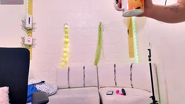 Snapshot of Mabelydani chatting on 02/27/25, 01:28 Mabelydani online show from 02/27/25, 01:28