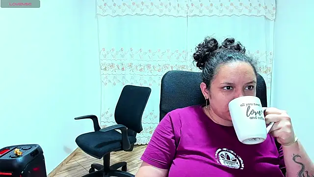 Snapshot of Mabelydani chatting on 09/11/25, 10:26 Mabelydani online show from 09/11/25, 10:26