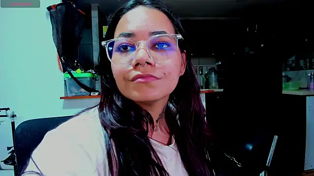 Snapshot of Mabelydani chatting on 10/18/25, 10:43 Mabelydani online show from 10/18/25, 10:43