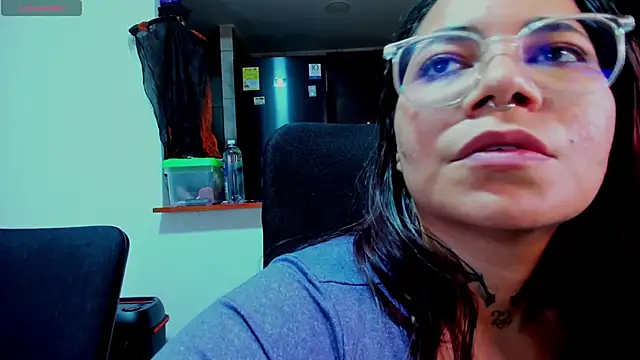 Snapshot of Mabelydani chatting on 10/19/25, 10:54 Mabelydani online show from 10/19/25, 10:54