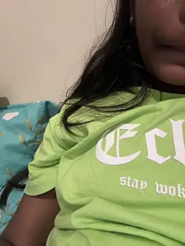 Snapshot of 85198 chatting on 03/04/26, 10:05 85198 online show from 03/04/26, 10:05