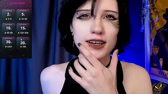 Snapshot of dark_vamp_ chatting on 12/14/24, 03:07 dark vamp  online show from 12/14/24, 03:07