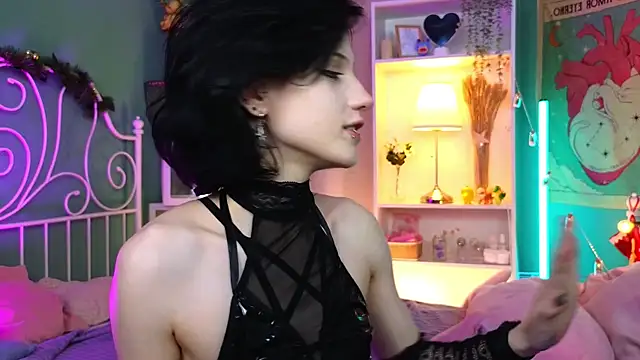 Snapshot of dark_vamp_ chatting on 12/20/24, 09:17 dark vamp  online show from 12/20/24, 09:17